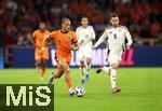 10.09.2024, Fussball UEFA Nations League 2024/25, Gruppe 3, 2. Spieltag, Niederlande - Deutschland, in der Johan Cruyff Arena Amsterdam. (L-R) Xavi Simons (Niederlande) gegen Pascal Gro (Deutschland)