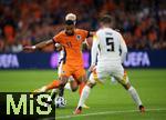 10.09.2024, Fussball UEFA Nations League 2024/25, Gruppe 3, 2. Spieltag, Niederlande - Deutschland, in der Johan Cruyff Arena Amsterdam. (L-R) Cody Gakpo (Niederlande) gegen Robert Andrich (Deutschland) und Pascal Gro (Deutschland)