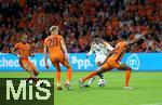 10.09.2024, Fussball UEFA Nations League 2024/25, Gruppe 3, 2. Spieltag, Niederlande - Deutschland, in der Johan Cruyff Arena Amsterdam. (L-R) Xavi Simons (Niederlande), Jan Paul van Hecke (Niederlande), Jamal Musiala (Deutschland) gegen Denzel Dumfries (Niederlande)