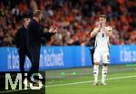 10.09.2024, Fussball UEFA Nations League 2024/25, Gruppe 3, 2. Spieltag, Niederlande - Deutschland, in der Johan Cruyff Arena Amsterdam. (L-R) Bundestrainer Julian Nagelsmann (Deutschland) und Joshua Kimmich (Deutschland)