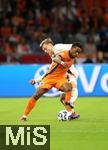 10.09.2024, Fussball UEFA Nations League 2024/25, Gruppe 3, 2. Spieltag, Niederlande - Deutschland, in der Johan Cruyff Arena Amsterdam. (L-R) Jurrien Timber (Niederlande) gegen Maximilian Beier (Deutschland)