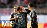 14.09.2024, Fussball 1. Bundesliga 2024/2025, 3. Spieltag, Holstein Kiel - FC Bayern Mnchen, im Holstein-Stadion Kiel. Jubel (L-R) Serge Gnabry (Bayern Mnchen) und Jamal Musiala (Bayern Mnchen) zum Tor zum 0:3 (Eigentor von Nicolai Remberg/ Kiel)


