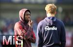 14.09.2024, Fussball 1. Bundesliga 2024/2025, 3. Spieltag, Holstein Kiel - FC Bayern Mnchen, im Holstein-Stadion Kiel. (L-R) Alphonso Davies (Bayern Mnchen) und Jann-Fiete Arp (Holstein Kiel)


