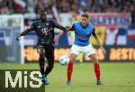 14.09.2024, Fussball 1. Bundesliga 2024/2025, 3. Spieltag, Holstein Kiel - FC Bayern Mnchen, im Holstein-Stadion Kiel. (L-R) Dayot Upamecano (Bayern Mnchen) gegen Benedikt Pichler (Holstein Kiel)


