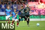 14.09.2024, Fussball 1. Bundesliga 2024/2025, 3. Spieltag, Holstein Kiel - FC Bayern Mnchen, im Holstein-Stadion Kiel. (L-R) Magnus Knudsen (Holstein Kiel) gegen Joshua Kimmich (Bayern Mnchen)


