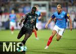 14.09.2024, Fussball 1. Bundesliga 2024/2025, 3. Spieltag, Holstein Kiel - FC Bayern Mnchen, im Holstein-Stadion Kiel. (L-R) Dayot Upamecano (Bayern Mnchen) gegen Timo Becker (Holstein Kiel)


