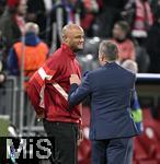 17.09.2024,  Fussball UEFA Championsleague 2024/2025: 1.Spieltag,  FC Bayern Mnchen - Dinamo Zagreb, in der Allianz-Arena Mnchen.  Trainer Vincent Kompany (FC Bayern Mnchen) mit TV Experte Lothar Matthus (Deutschland)
 

