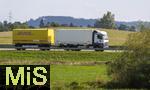 20.09.2024, Autobahn A96 bei Mindelheim im Unterallgu, reger Verkehr richtung Westen. DHL-LKW