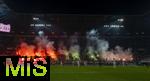 20.09.2024, Fussball 1. Bundesliga 2024/2025, 4. Spieltag, FC Augsburg - 1.FSV Mainz 05, in der WWK-Arena Augsburg,  Pyros der FCA Fans  
 

