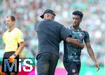 21.09.2024, Fussball 1. Bundesliga 2024/2025, 4. Spieltag, SV Werder Bremen - FC Bayern Mnchen, im Wohninvest Weserstadion Bremen. Auswechslung, (L-R) Trainer Vincent Kompany (Bayern Mnchen) und Kingsley Coman (Bayern Mnchen)


