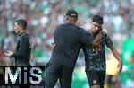 21.09.2024, Fussball 1. Bundesliga 2024/2025, 4. Spieltag, SV Werder Bremen - FC Bayern Mnchen, im Wohninvest Weserstadion Bremen. Auwechslung, (L-R) Trainer Vincent Kompany (Bayern Mnchen) und Aleksandar Pavlovic (Bayern Mnchen)


