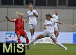 23.09.2024, Fussball Google Pixel Frauen-Bundesliga 2024/2025, 3.Spieltag, FC Bayern Mnchen - TSG Hoffenheim, am FCB-Campus Mnchen. v.l. Pernille Harder (FC Bayern) gegen Melissa Kssler (TSG Hoffenheim).