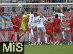 23.09.2024, Fussball Google Pixel Frauen-Bundesliga 2024/2025, 3.Spieltag, FC Bayern Mnchen - TSG Hoffenheim, am FCB-Campus Mnchen. v.l. Glodis Perla Viggosdottir (FC Bayern Mnchen) , Torhterin Marie Luisa Grohs (FC Bayern Mnchen) Ereleta Memeti (TSG HOffenheim) Lisa Doorn (TSG Hoffenheim), Giulia Gwinn (FC Bayern Mnchen) Jovana Damnjanovic (FC Bayern Mnchen) 