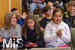 26.09.2024, Internationales Klassikfestival: Festival der Nationen 2024, im Kurhaus Bad Wrishofen im Unterallgu, Kinder spielen fr Kinder, Aktion fr Schulklassen, vom Festivalorchester unter der Leitung von Christoph Adt 