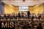 27.09.2024, Internationales Klassikfestival: Festival der Nationen 2024, im Kurhaus Bad Wrishofen im Unterallgu, VORSICHT KLASSIK - Das groe Schulkonzert, Aktion fr Schulklassen, mit dem vbw-Festivalorchester unter der Leitung von Christoph Adt. Gastsolisten: Sabine Meyer (Klarinette) und Nils Mnkemeyer (Bratschist)