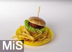 23.09.2024, Hamburger mit Pommes