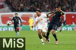 02.10.2024, Fussball UEFA Champions League 2024/2025, 2.Spieltag, RB Leipzig - Juventus Turin, in der Red Bull Arena Leipzig. (L-R) Lois Openda (RB Leipzig) gegen Bremer (Juventus Turin)


