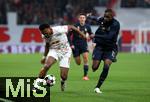 02.10.2024, Fussball UEFA Champions League 2024/2025, 2.Spieltag, RB Leipzig - Juventus Turin, in der Red Bull Arena Leipzig. (L-R) Lois Openda (RB Leipzig) gegen Pierre Kalulu (Juventus Turin)


