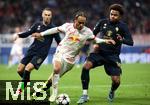 02.10.2024, Fussball UEFA Champions League 2024/2025, 2.Spieltag, RB Leipzig - Juventus Turin, in der Red Bull Arena Leipzig. (L-R) Xavi Simons (RB Leipzig) gegen Weston McKennie (Juventus Turin)


