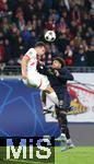 02.10.2024, Fussball UEFA Champions League 2024/2025, 2.Spieltag, RB Leipzig - Juventus Turin, in der Red Bull Arena Leipzig. (L-R) Willi Orban (RB Leipzig) gegen Weston McKennie (Juventus Turin)


