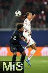 02.10.2024, Fussball UEFA Champions League 2024/2025, 2.Spieltag, RB Leipzig - Juventus Turin, in der Red Bull Arena Leipzig. (L-R) Weston McKennie (Juventus Turin) gegen Yussuf Poulsen (RB Leipzig)


