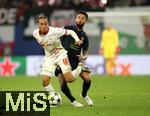 02.10.2024, Fussball UEFA Champions League 2024/2025, 2.Spieltag, RB Leipzig - Juventus Turin, in der Red Bull Arena Leipzig. (L-R) Xavi Simons (RB Leipzig) gegen Douglas Luiz (Juventus Turin)


