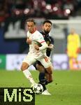 02.10.2024, Fussball UEFA Champions League 2024/2025, 2.Spieltag, RB Leipzig - Juventus Turin, in der Red Bull Arena Leipzig. (L-R) Xavi Simons (RB Leipzig) gegen Douglas Luiz (Juventus Turin)


