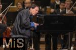 05.10.2024, Internationales Klassikfestival: Festival der Nationen 2024, im Kurhaus Bad Wrishofen (Unterallgu),  Pianist Fazil Say (Trkei) mit Deutsche Kammerphilharmonie Bremen