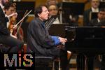 05.10.2024, Internationales Klassikfestival: Festival der Nationen 2024, im Kurhaus Bad Wrishofen (Unterallgu),  Pianist Fazil Say (Trkei) mit Deutsche Kammerphilharmonie Bremen