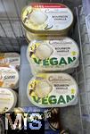 13.10.2024, In einem Supermarkt in Bayern gibt es in der Tiefkhltruhe gefrorenes veganes Vanille-Eis von Cremissimo (Unilever)