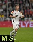 14.10.2024, Fussball UEFA Nations League 2024/25, Gruppe 3, 4.Spieltag, Deutschland - Niederlande, in der Allianz-Arena in Mnchen. Angelo Stiller (Deutschland) mit Zettel