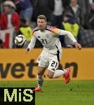 14.10.2024, Fussball UEFA Nations League 2024/25, Gruppe 3, 4.Spieltag, Deutschland - Niederlande, in der Allianz-Arena in Mnchen. Robin Gosens (Deutschland) am Ball.