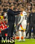 14.10.2024, Fussball UEFA Nations League 2024/25, Gruppe 3, 4.Spieltag, Deutschland - Niederlande, in der Allianz-Arena in Mnchen. v.li: Bundestrainer Julian Nagelsmann (Deutschland) mit Maximilian Mittelstdt (Deutschland) 