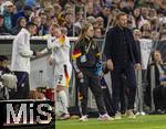 14.10.2024, Fussball UEFA Nations League 2024/25, Gruppe 3, 4.Spieltag, Deutschland - Niederlande, in der Allianz-Arena in Mnchen.  Dr. Silja Schwarz (Teamrztin DFB), Bundestrainer Julian Nagelsmann (Deutschland) 