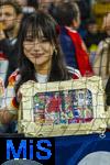 14.10.2024, Fussball UEFA Nations League 2024/25, Gruppe 3, 4.Spieltag, Deutschland - Niederlande, in der Allianz-Arena in Mnchen. Asiatischer DFB-Fan und Thomas Mller Fan mit ihrem selber designten Bild mit Thomas Mller Bild.