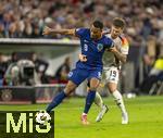 14.10.2024, Fussball UEFA Nations League 2024/25, Gruppe 3, 4.Spieltag, Deutschland - Niederlande, in der Allianz-Arena in Mnchen. v.l. Ryan Gravenberch (Niederlande) gegen Angelo Stiller (Deutschland) 