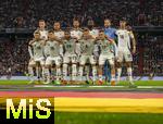 14.10.2024, Fussball UEFA Nations League 2024/25, Gruppe 3, 4.Spieltag, Deutschland - Niederlande, in der Allianz-Arena in Mnchen. Das Mannschaftsbild:
Vordere Reihe v.l. Maximilian Mittelstdt (Deutschland), Angelo Stiller (Deutschland), Serge Gnabry (Deutschland), Joshua Kimmich (Deutschland), Florian Wirtz (Deutschland) und Aleksandar Pavlovic (Deutschland)

Hintere Reihe v.l. Nico Schlotterbeck (Deutschland), Jamie Leweling (Deutschland), Tim Kleindienst (Deutschland), Antonio Rdiger (Deutschland), Torwart Oliver Baumann (Deutschland) und Aleksandar Pavlovic (Deutschland) 