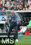 19.10.2024, Fussball 2. Bundesliga 2024/2025, 9. Spieltag, Hannover 96 - FC Schalke 04 , in der Heinz von Heiden Arena Hannover. Trainer Kees van Wonderen (Schalke 04)


