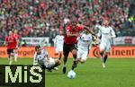 19.10.2024, Fussball 2. Bundesliga 2024/2025, 9. Spieltag, Hannover 96 - FC Schalke 04 , in der Heinz von Heiden Arena Hannover. (L-R) Ron Schallenberg (Schalke 04) gegen Jessic Ngankam (Hannover)


