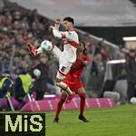 19.10.2024, Fussball 1. Bundesliga 2024/2025, 7. Spieltag,  FC Bayern Mnchen - VfB Stuttgart, in der Allianz-Arena Mnchen, v.l. Atakan Karazor (Stuttgart) gegen Michael Olise (FC Bayern Mnchen) 


