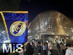 22.10.2024, Fussball UEFA Champions League 2024/2025, 3.Spieltag, Real Madrid - Borussia Dortmund, im Estadio Santiango Bernabeu in Madrid (Spanien), Fans vor dem Estadio Santiango Bernabeu


