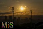 23.10.2024, Fussball UEFA Champions League 2024/2025, 3.Spieltag, FC Barcelona - FC Bayern Mnchen, im Estadi Olimpic Lluis Companys (Barcelona). Abendstimmung im Olympiapark, Blick auf die Stadt im Sonnenuntergang
 

