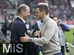 26.10.2024, Fussball 1. Bundesliga 2024/2025, 8.Spieltag, FC Augsburg - Borussia Dortmund, in der WWK-Arena Augsburg, v.l. Trainer Jess Thorup (FC Augsburg) shakehands mit Sportdirektor Sebastian Kehl (Borussia Dortmund) 
 

