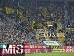 26.10.2024, Fussball 1. Bundesliga 2024/2025, 8.Spieltag, FC Augsburg - Borussia Dortmund, in der WWK-Arena Augsburg, Die Dortmunder Fans feuern ihre Mannschaft an
 

