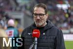 26.10.2024, Fussball 1. Bundesliga 2024/2025, 8.Spieltag, FC Augsburg - Borussia Dortmund, in der WWK-Arena Augsburg, Prsident Markus Krapf (FC Augsburg) am Mikrofon vom FCA-TV. 
 
