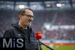 26.10.2024, Fussball 1. Bundesliga 2024/2025, 8.Spieltag, FC Augsburg - Borussia Dortmund, in der WWK-Arena Augsburg, Prsident Markus Krapf (FC Augsburg) am Mikrofon vom FCA-TV. 
 
