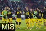 26.10.2024, Fussball 1. Bundesliga 2024/2025, 8.Spieltag, FC Augsburg - Borussia Dortmund, in der WWK-Arena Augsburg, Frust nach dem Spiel bei den BVB-Spielern, Ramy Bensebaini (Borussia Dortmund),. Julian Brandt (Borussia Dortmund), Pascal Gro (Borussia Dortmund), Emre Can (Borussia Dortmund) 
 
