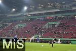 29.10.2024, Fussball DFB-Pokal 2024/2025, 2.Runde, FC Augsburg - FC Schalke 04, in der WWK-Arena Augsburg. Torwart Finn Dahmen (FC Augsburg) vor leeren Rngen.


