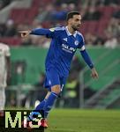 29.10.2024, Fussball DFB-Pokal 2024/2025, 2.Runde, FC Augsburg - FC Schalke 04, in der WWK-Arena Augsburg. Kenan Karaman (FC Schalke 04) gestikuliert,


