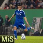 29.10.2024, Fussball DFB-Pokal 2024/2025, 2.Runde, FC Augsburg - FC Schalke 04, in der WWK-Arena Augsburg. Marcin Kaminski (Schalke 04) am Ball 

